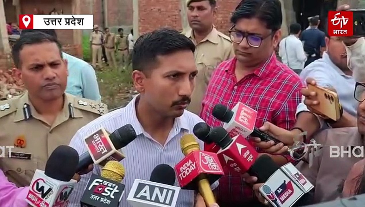 लखनऊ में पटाखा फैक्ट्री में विस्फोट; 2 लोगों की मौत, मलबे में दबकर 5 घायल, आसपास के 4 मकान भी क्षतिग्रस्त