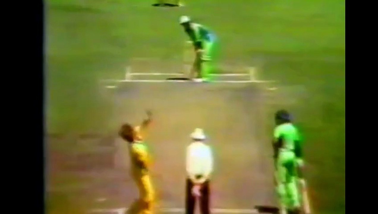 Mansoor Akhtar 12 off 22 Balls 25 Mins 2 Fours vs Australia  2nd Match at Melbourne, Nov 22 1981 B & H Cup