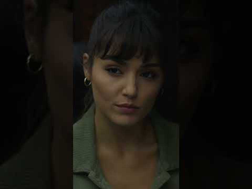 بارباروس بده يستغل عزيزة 🤐 | مسلسل عزيزة #azize #shorts #kanald #handeerçel