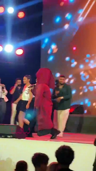 محمد رمضان يخطف الأنظار بإطلالته من حفلته بمهرجان ليالي مراسي