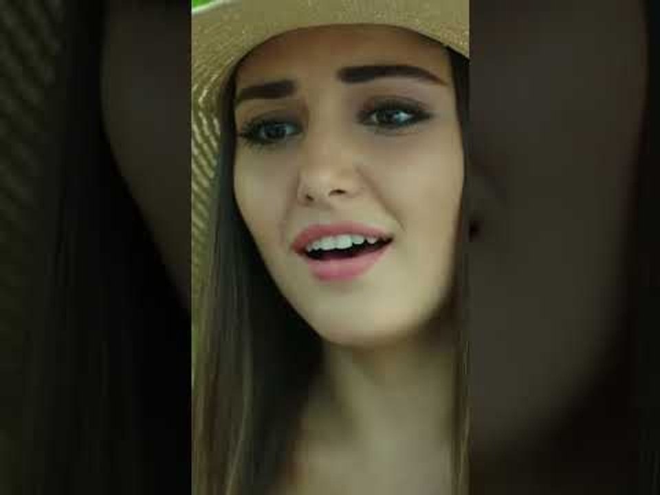 مين أذكى؟ البنات ولا الشباب ؟ 🤔 | مسلسل بنات الشمس 🌞 #handeerçel #shorts #güneşinkızları