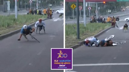 Maratón CDMX 2025: Accidente en categoría de silla de ruedas lastima 2 participantes por culpa de un bache
