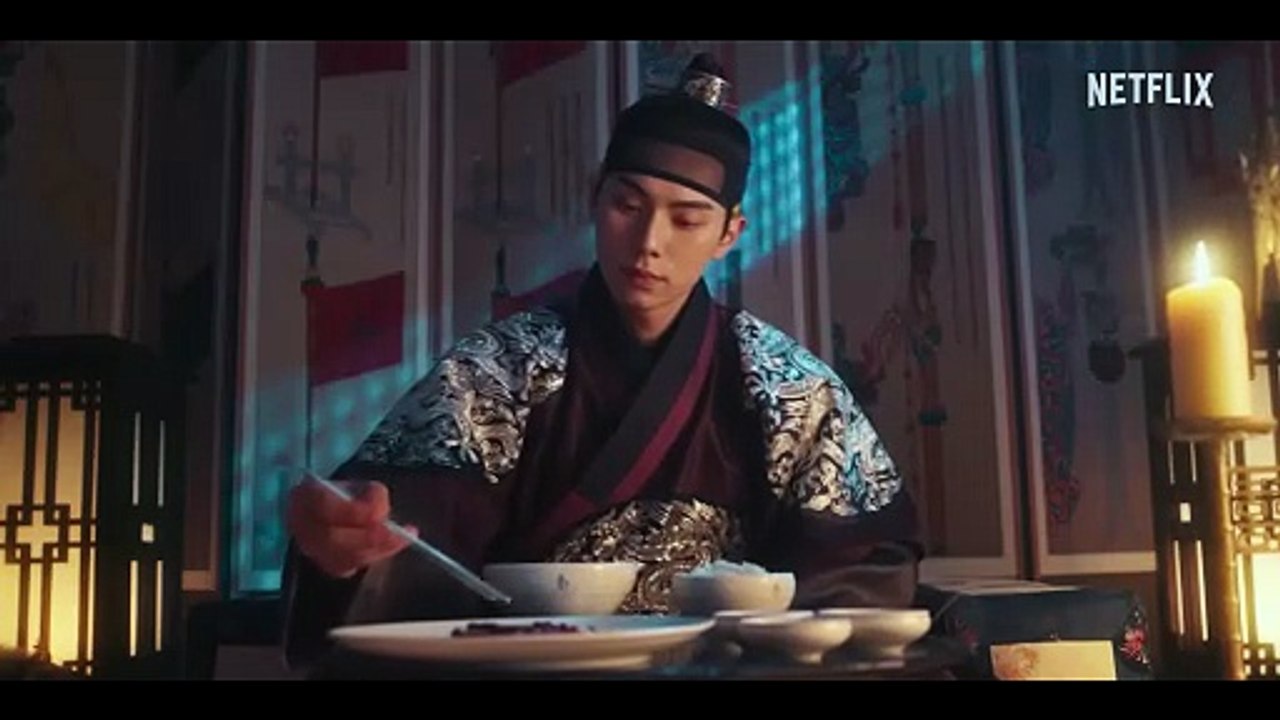 Bon Appétit, Vossa Majestade | CLIPE OFICIAL | Netflix [vlaZk73I45U]