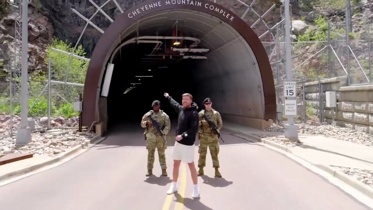 $1 vs $1,000,000,000 Nuclear Bunker! @MrBeast