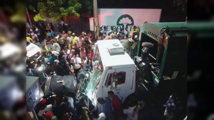 Camión que provocó accidente múltiple iba a alta velocidad