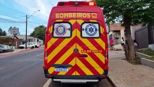 Motociclista se enrosca em fios soltos e sofre queda no Bairro Floresta