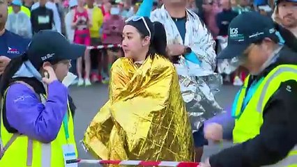 Tens of thousands run the southern hemisphere’s first world major marathon in Sydney