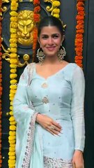 ganpati visarjan festivities at krishna bungalow in juhu! nimrat kaur werks the lenses as she rolls in