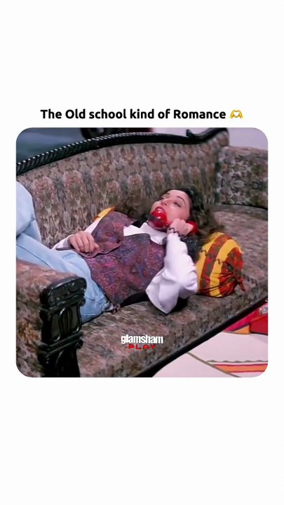 Romance before read receipts 🕊️💕  #romance #salmankhan #madhuridixit #bollywood #love #cute #glamsham #reels [reels, Bollywood, Salman khan, Madhuri dixit, actors, movies]
