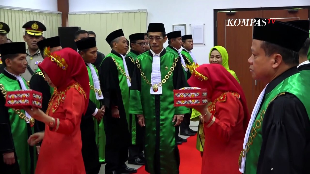 Ketua Pengadilan Tinggi Agama Manado Resmi Wisuda Purnabakti Usai 41 Tahun Mengabdi - MA NEWS