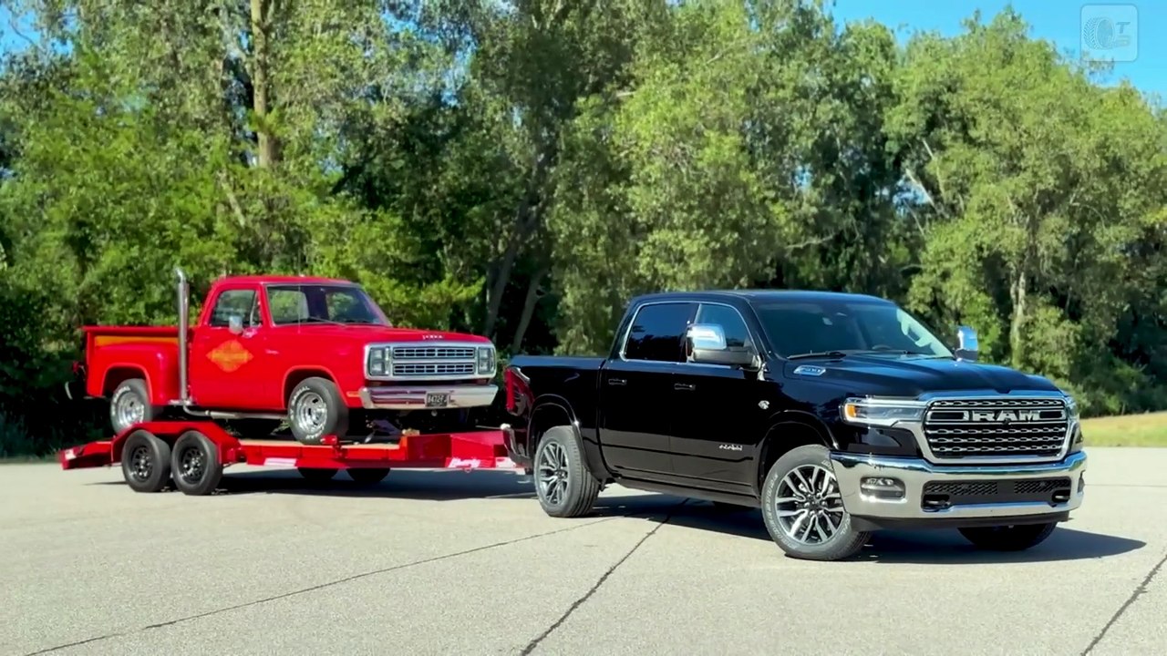 2026 Ram 1500 Limited mit 5,7-Liter HEMI V8 eTorque trifft auf 1978 Li’l Red Express – alle Fakten im Vergleich