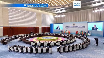 Kína több százmillió dolláros támogatást ígért autokrata szövetségeseinek