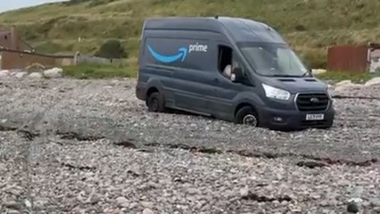 Amazon driver misunderstands route and ends up lost by the beach