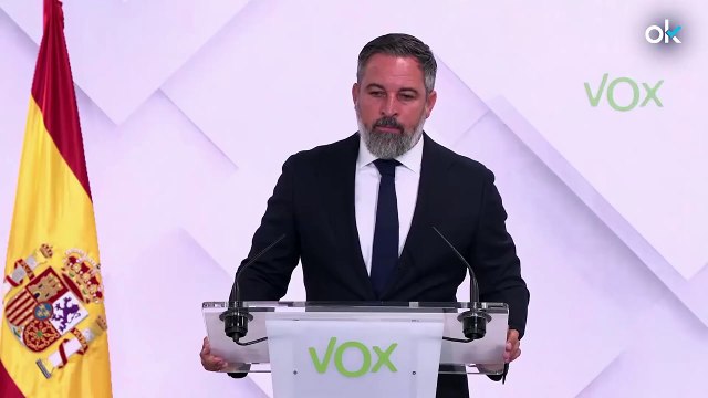 Abascal desenmascara a Sánchez: Hay españoles viviendo en barracones e ilegales en hoteles con piscina