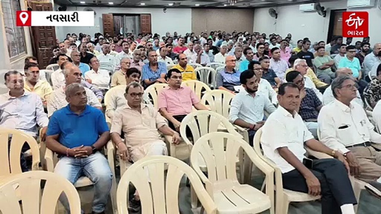 નવસારીમાં જમીનને લગતા વિવિધ 5 મુદ્દાઓને લઈ ખેડૂ...