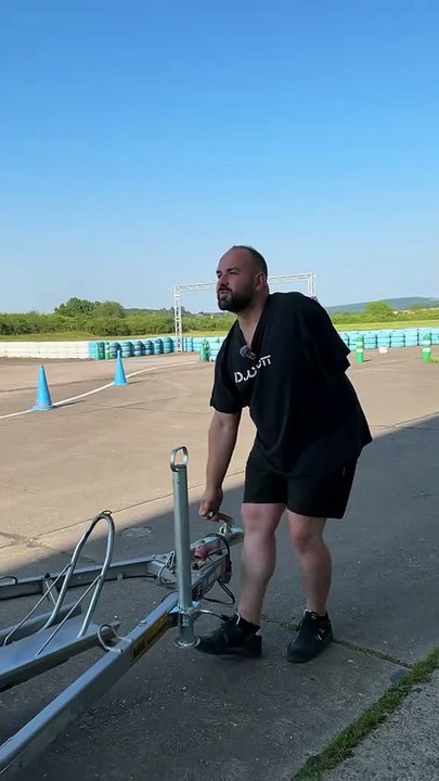 Rouler en moto à 1 bras 👏