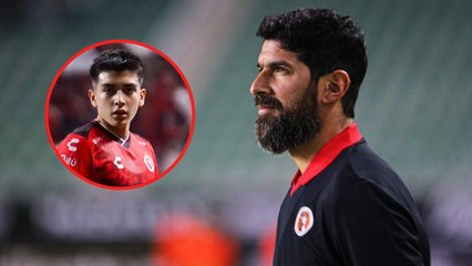 Sebastián Abreu informa que Gilberto Mora salió golpeado del partido, pero confían en que no sea nada grave