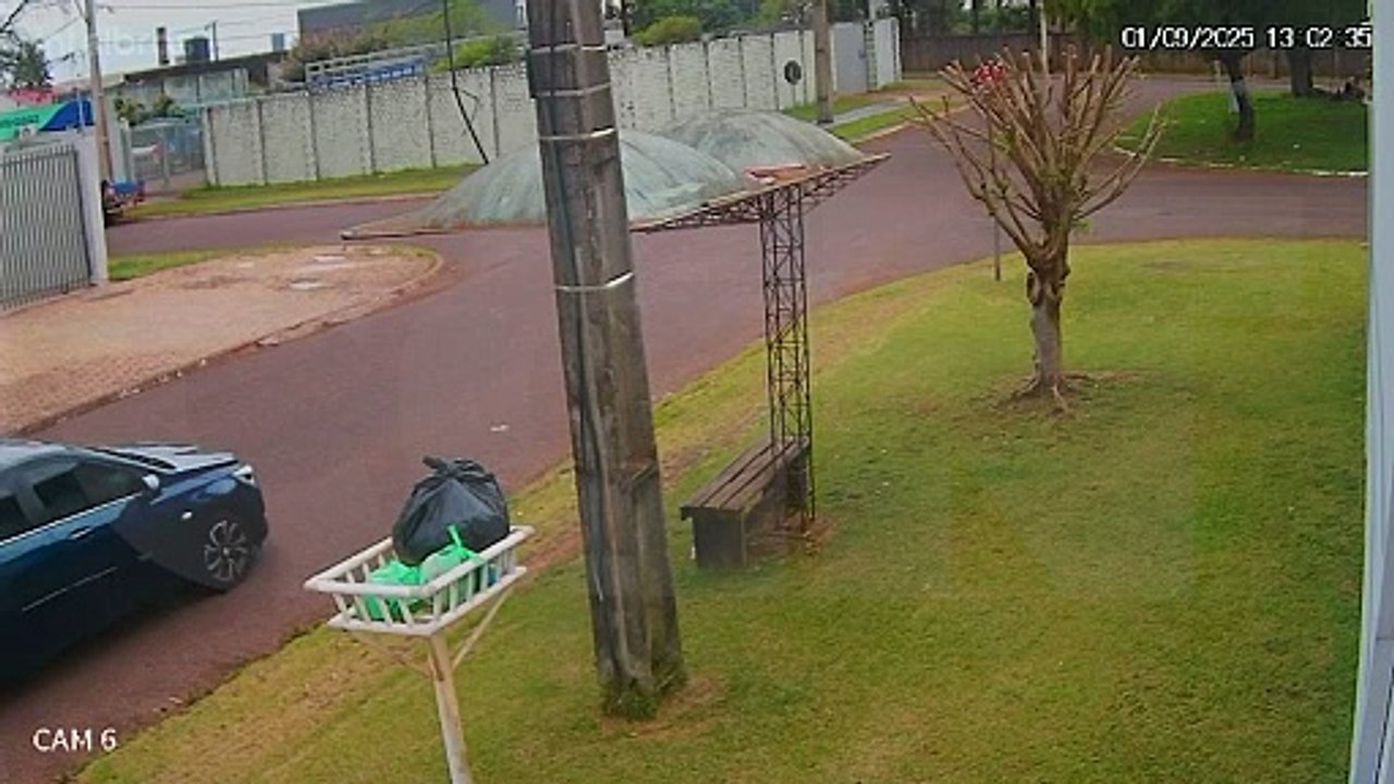 Por outro ângulo: Veja moto em chamas após acidente no Pioneiros Catarinenses