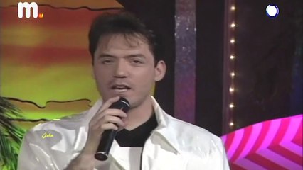 Αγάπη καλοκαιρινή - Θάνος Καλλίρης (Video)