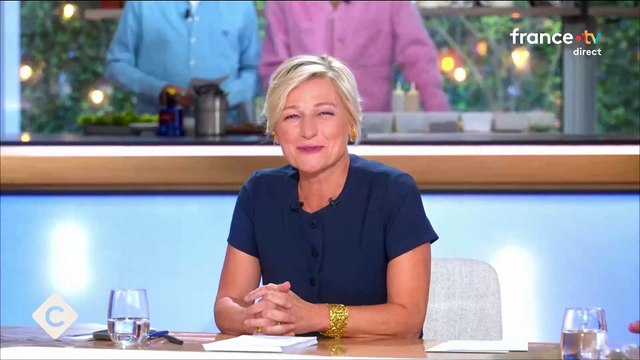 Regardez sur France 5, C à vous qui a fait son grand retour pour sa 17e saison avec un invité traditionnel pour l'émission puisqu'il s'agit de François Hollande
