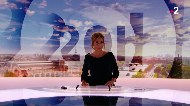 La première minute du premier 20 Heures de Léa Salamé sur France 2