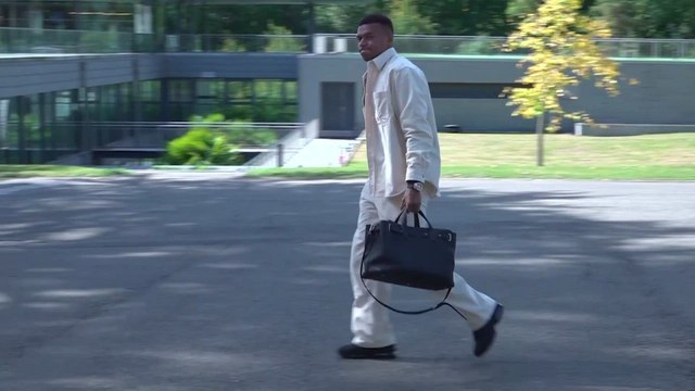 El flow de Mbappé al llegar a la concentración