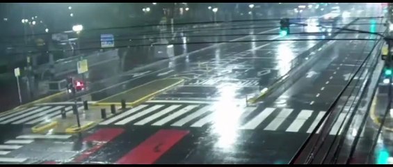 Un hombre alcoholizado chocó en el metrobus