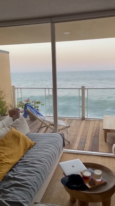 Powerful Wave Shakes Beachfront House