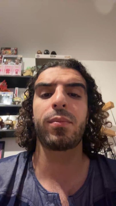 Exclue Dailymotion je dis la vérité avec humour sans offensé personne parce que c’est pas le but enfaite je m’ennui et je veux rire avec toi donc excuse moi