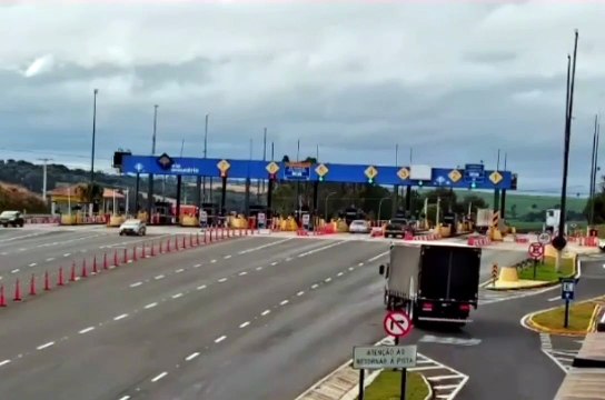 Vídeo mostra perseguição cinematográfica na BR-277; PRF apreende tonelada de maconha em caminhonete do Paraguai