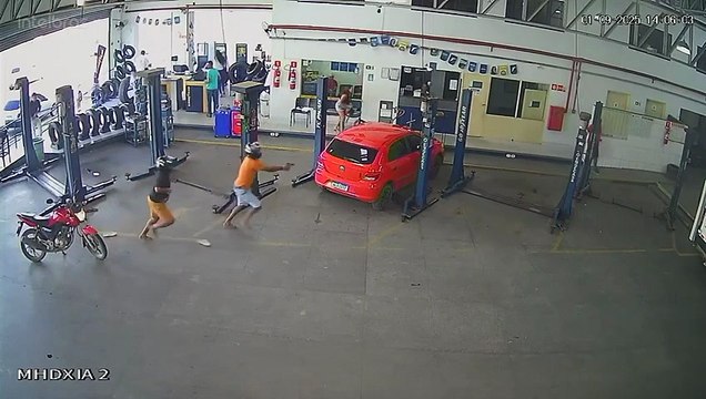 Homem é morto a tiros dentro de oficina mecânica em Arapiraca
