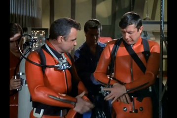 Viaje al fondo del mar 3x26-Destruyan al Seaview!-HD