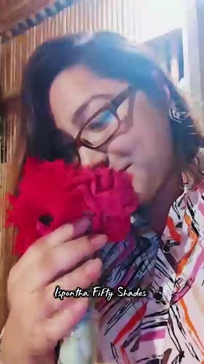 ✨ Not every rose means love… Sometimes it’s friendship, Sometimes it’s care, Sometimes it’s just a silent gesture. It’s not the rose itself, but the intention behind it that carries the meaning. 🌹💭 . . #SymbolOfCare #rosemeaning  #friendshipvibes  #sile