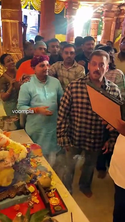 salman khan, out for ganesh chaturthi festivities