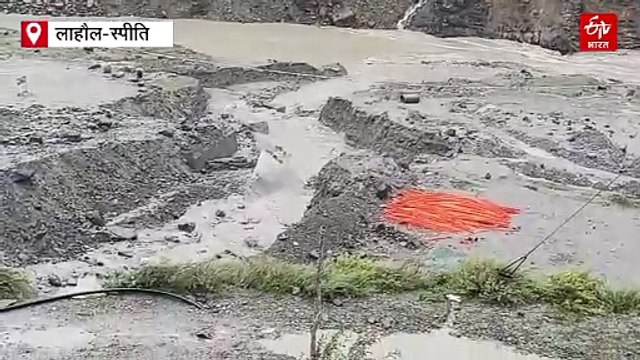 पागल नाला में आई बाढ़, लाहौल का अस्थायी पुल बहा