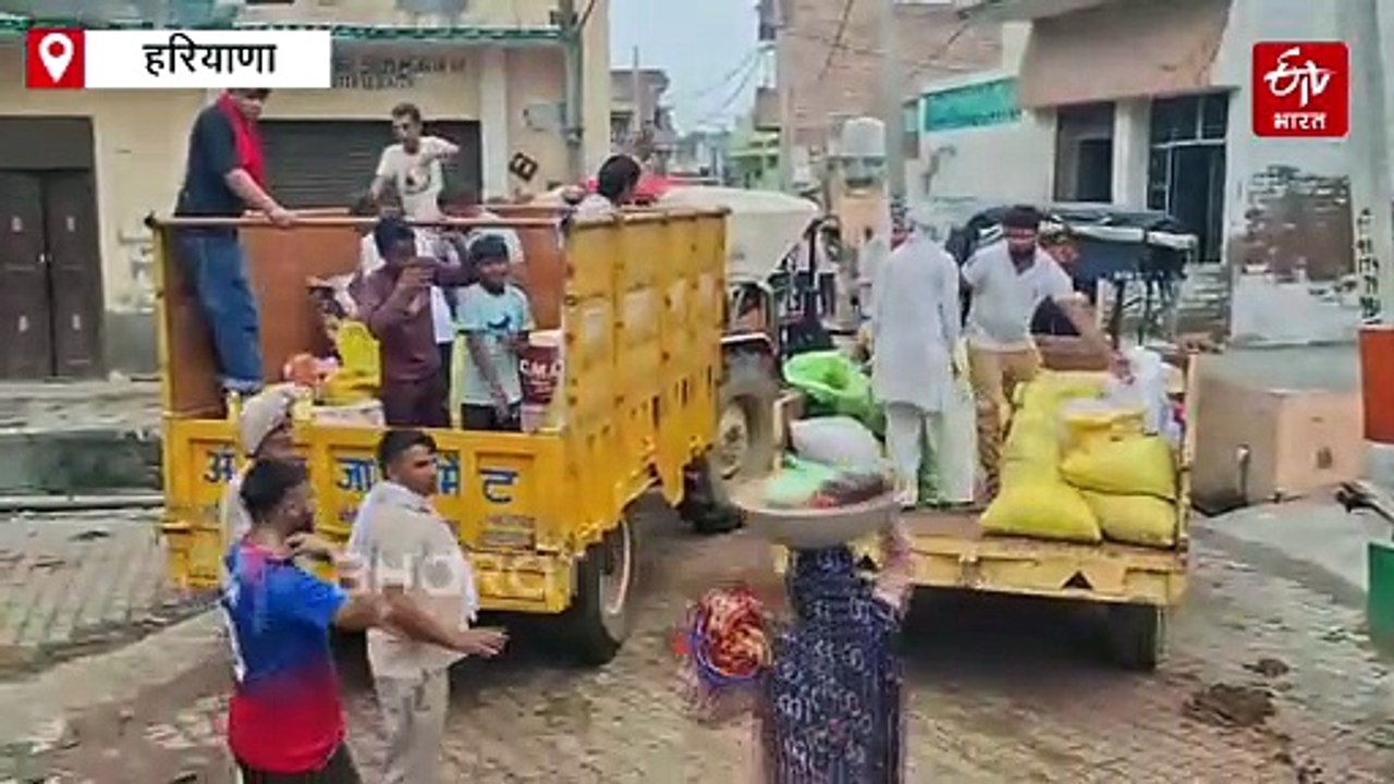 पंजाब में बाढ़ पीड़ितों की मदद के लिए आगे आए हरियाणा के लोग, राशन और कपड़ा कलेक्ट कर भिजवाया पंजाब