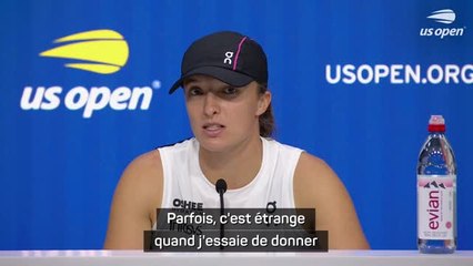 US Open - Swiatek trouve "étrange" que des adultes arrachent les cadeaux donnés aux jeunes