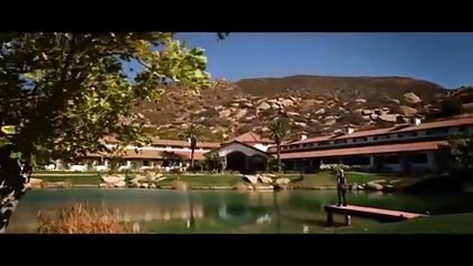 Sumergido - Película completa en español - ¡No Tenían Idea de que un Asesino los Estaba Observando!