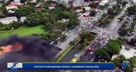 Protesto por moradia parou a Agamenon Magalhães