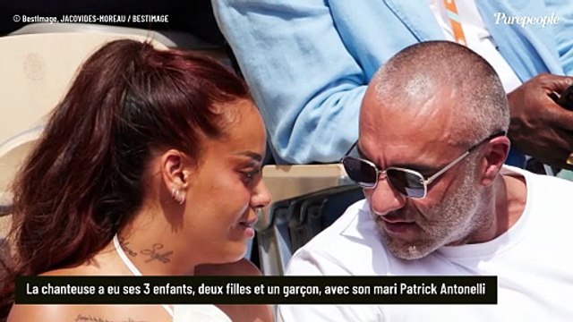 Amel Bent en famille : elle photographie ses trois enfants main dans la main, une rare photo de tout son clan