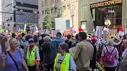 ABD’de binlerce kişi Trump’a istifa çağrısı yaptı