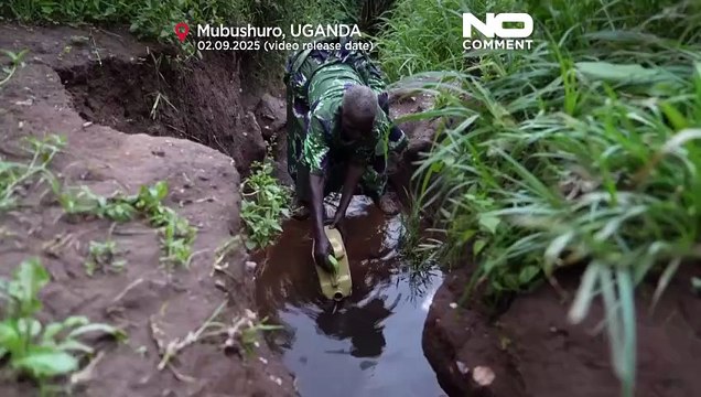 Nei villaggi africani, raccogliere acqua resta un fardello per tutta la vita
