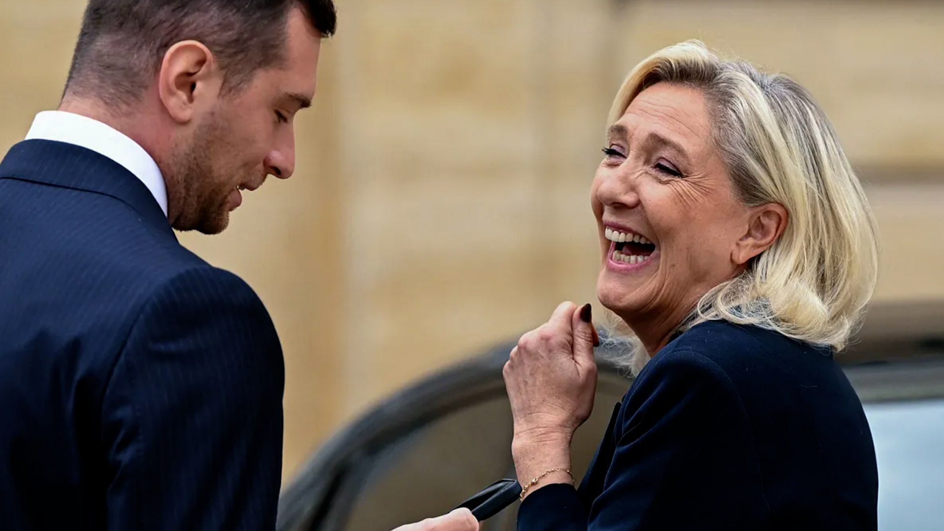 Le Pen exige a Macron unas elecciones "ultra rápidas" para poder tener presupuestos en Francia
