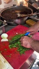 Adana usulü tablacı somun tantuni __ _reklam__Adana_da bulunan Talip usta tantuni de bu şekilde tantuni yapılıyor .__tantuni̇ _sokaklezzetleri _adana(M