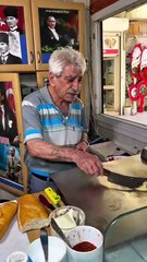 Ütü tostun mucidi yaşayan efsane __ _reklam __Adana_da bulunan _saydamtost da Tahsin amca ütü tostun mucidi diyebiliriz . Saydam caddesinde bulunan Tah(