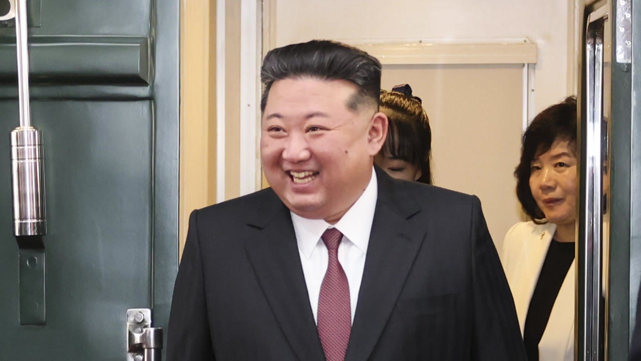 국정원 "김정은 방중에 딸 주애 동반한 것으로 보여" / YTN