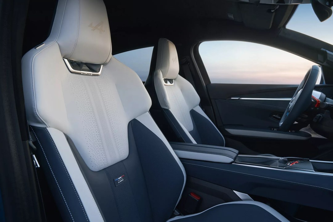 Alpine A390 (2026): Elektro-SUV mit Formel-1-Feeling im Cockpit | Interieur Check