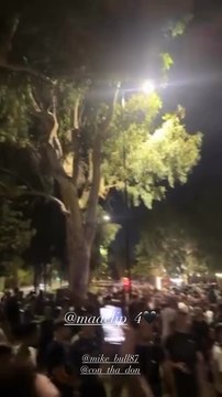 Πλήθος κόσμου στο σημείο που ο Mad Clip έχασε τη ζωή του