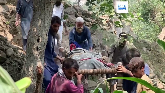 Афганистан: число жертв разрушительного землетрясения превысило 1400