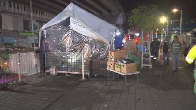 Buhoneros desalojan la estación 5 de Mayo